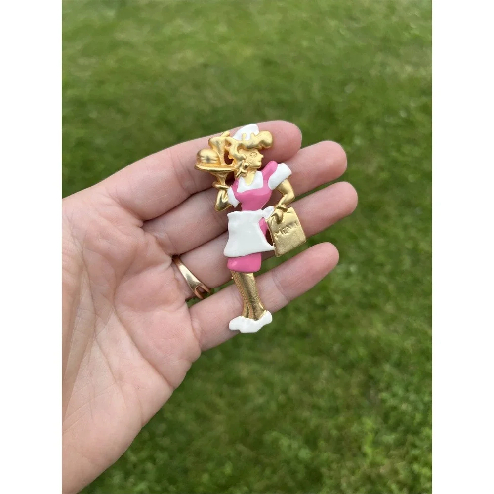 Waitress Pin Brooch Gold-Tone‎ w/ Pink & White Signed LS Vintage 3
